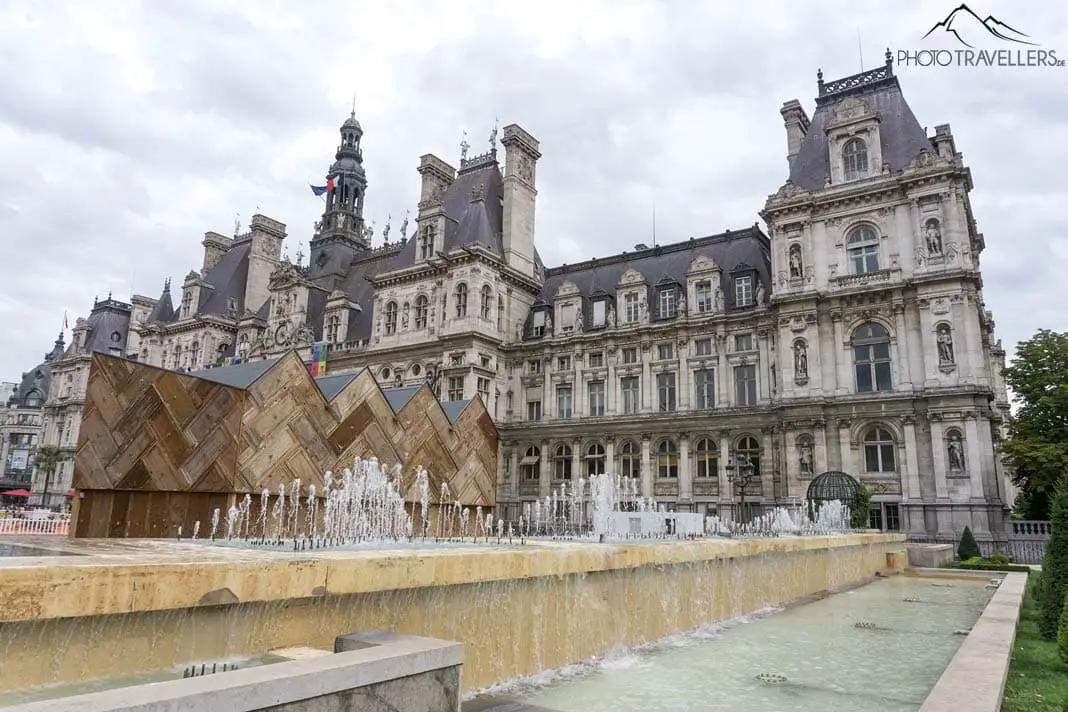 Die Fassade des Hôtel de Ville